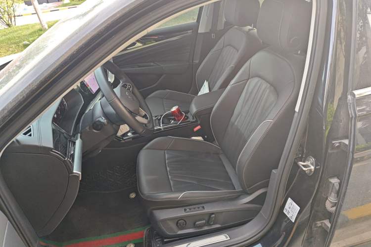 Used Volkswagen Passat 2022 330TSI Luxury Edition Left Front Seat