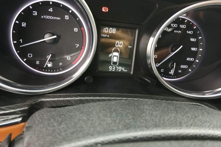 Used Zotye T300 2017 1.5L Manual Luxury Model Odometer Close Up