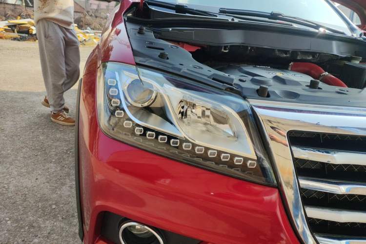 Used Haval H2 2015 1.5T Automatic Two-Wheel Drive Elite Edition Right Front Headlight