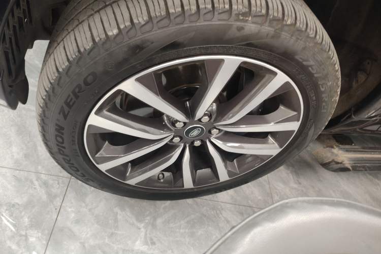 Used Land Rover Discovery 2021 360 PS R-Dynamic SE