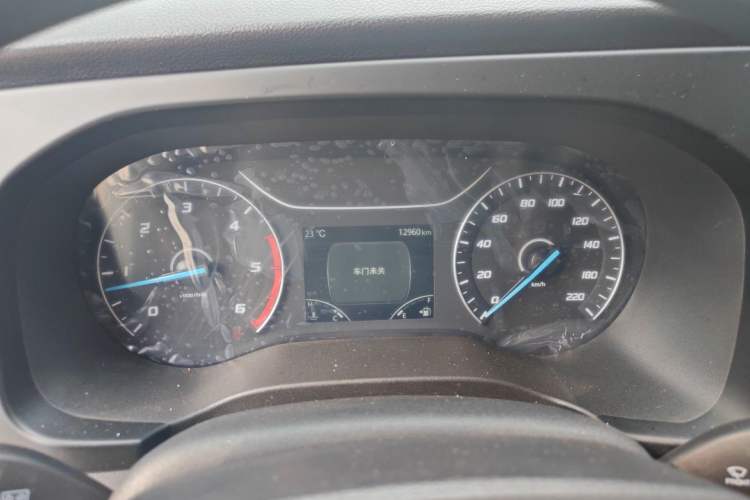 Used JMC Fushun 2025 2.0T 6MT Diesel Short-Wheelbase Low-Roof Commercial Multi-Purpose Passenger Vehicle with 5/6 Seats and Twin-Swing Tailgate Instrument Cluster