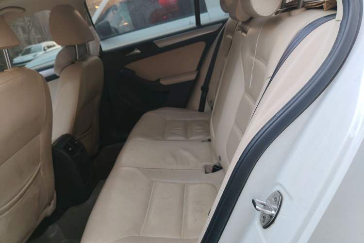 Used Volkswagen Sagitar 2012 1.4TSI Automatic Luxury Edition
