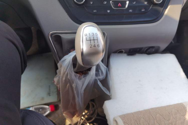 Used JAC Group Sunray 2024 2.5T Star Logistics Flagship Edition Dual-Tire High-Roof 2/3-Seater D25TCIF1