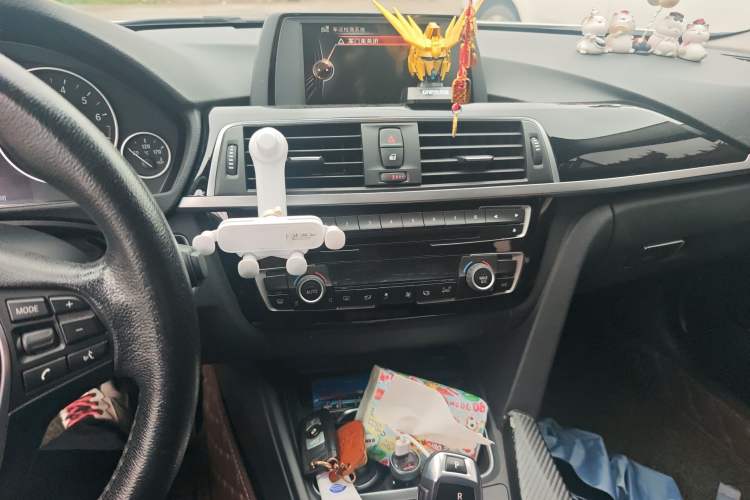 Used BMW 3 Series 2017 318Li Fashion Model Audio And AC Panel