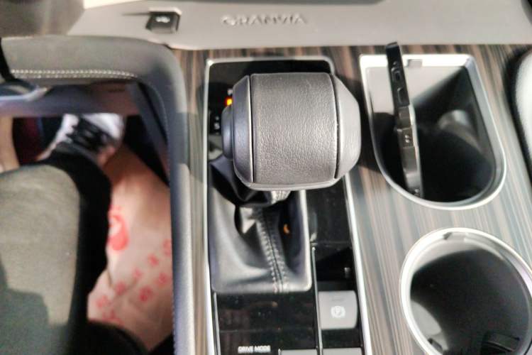 Used Toyota Granvia 2023 2.5L Hybrid Prestige VIP Edition
