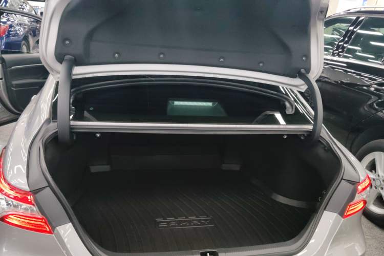 Used Toyota Camry 2021 2.0G Luxury Edition Trunk