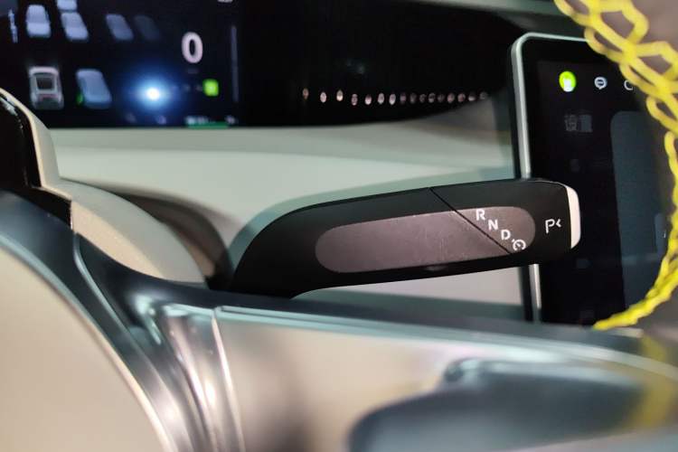 Used Avatr 11 2022 Ultra-Long Range Dual-Motor Luxury Edition 4 Seats Gear Lever