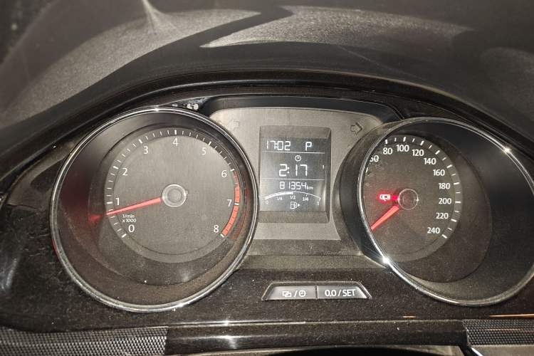 Used Volkswagen C-TREK 2017 230TSI DSG Luxury Model Odometer Close Up