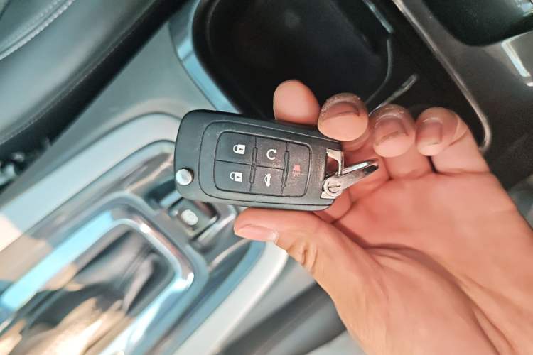 Used Chevrolet Malibu 2016 2.0L Automatic Luxury Edition Interior 1