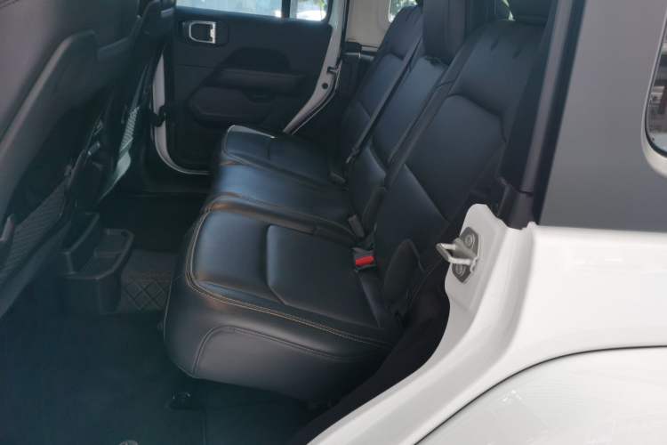 Used Jeep Wrangler 2024 2.0T Sahara Four-Door Edition
