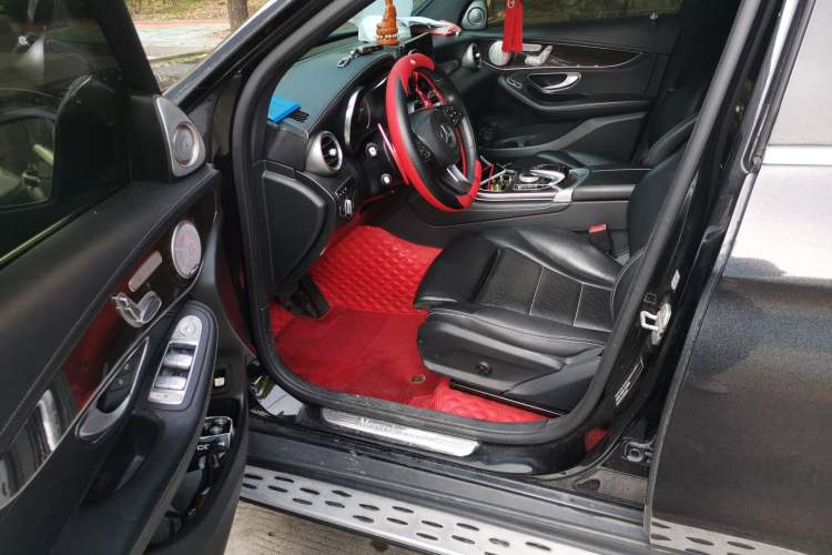 Used Mercedes-Benz GLC 2016 GLC 260 4MATIC Luxury Model