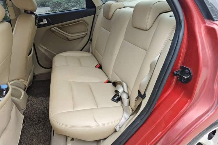 Used Ford Focus 2013 Sedan Classic 1.8L Automatic Base Model
