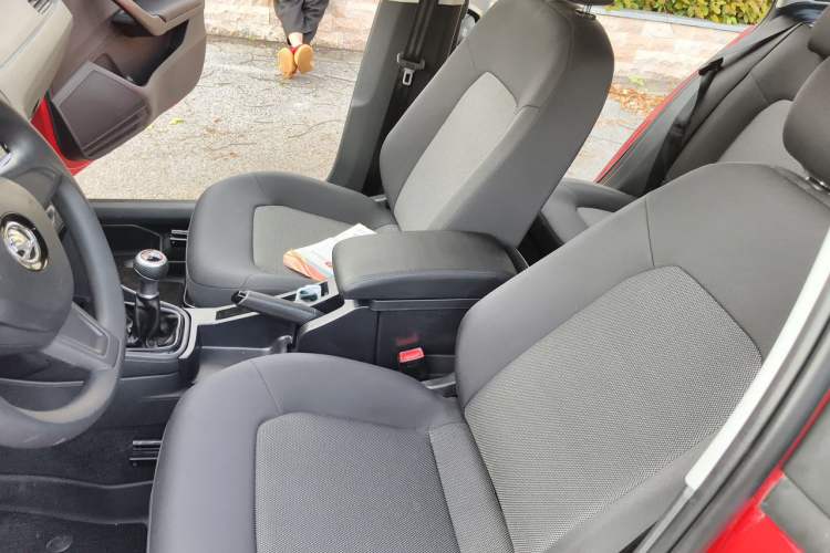 Used Skoda Rapid Spaceback 2016 1.6L Manual Front-Wheel-Drive Version