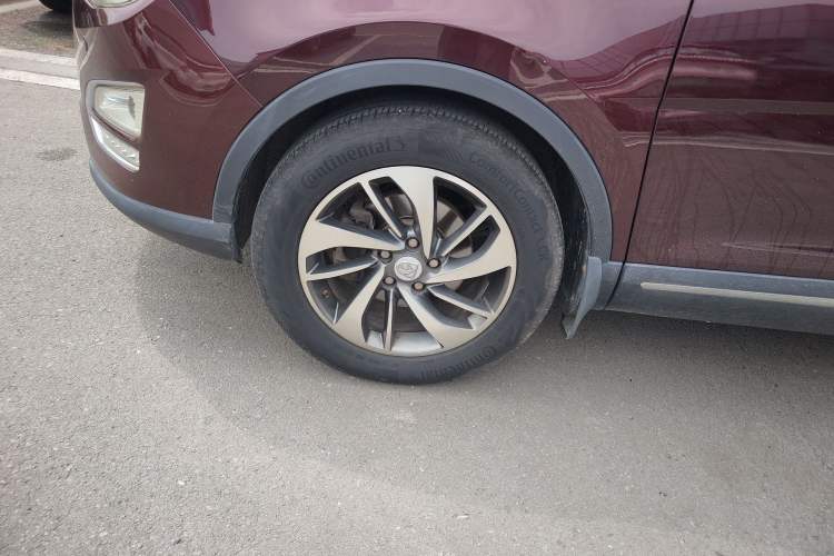 Used Baojun 560 2015 1.8L manual luxury version Left Front Wheel Hub