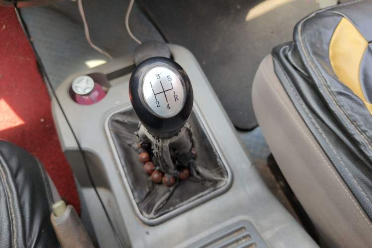 Used FORTHING Lingzhi 2013 V3 1.5L 7-Seater Standard Model II
