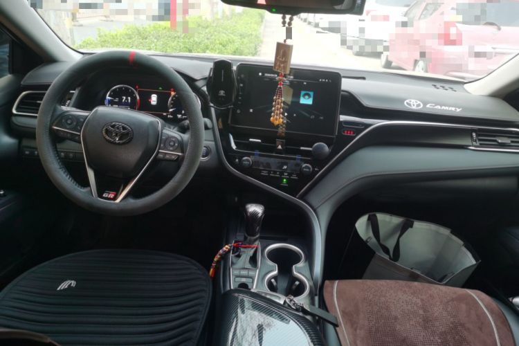 Used Toyota Camry 2023 2.5G Luxury Edition Center Console