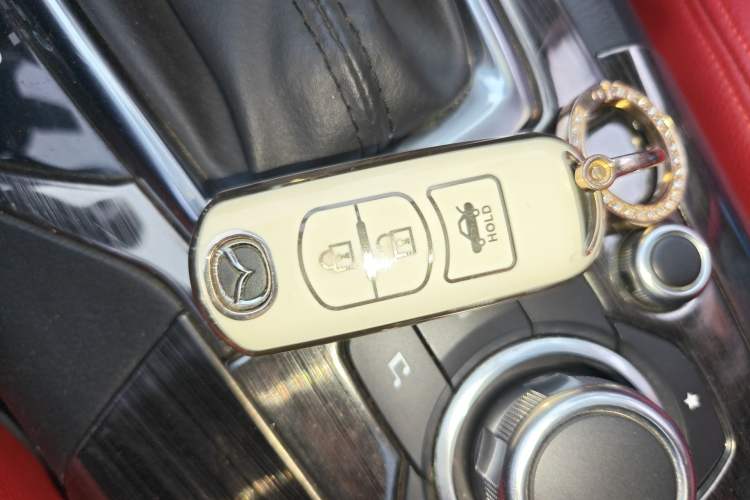 Used Mazda 3 Axela 2016 Sedan 1.5L Automatic Luxury Model