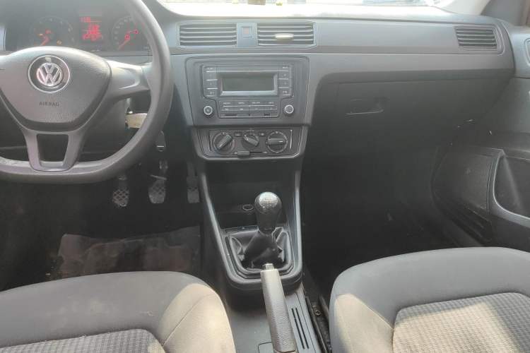 Used Volkswagen Santana 2018 1.5L Manual Fashion Edition Audio And AC Panel