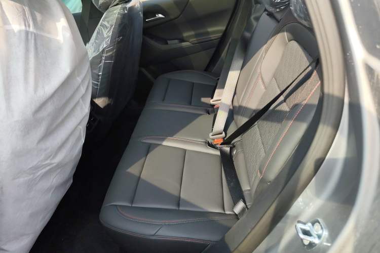 Used Chevrolet Equinox Plus 2024 102km RS Flagship Edition Left Rear Seat