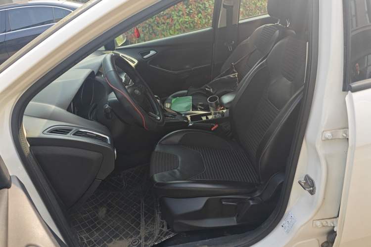 Used Ford Focus 2015 Hatchback 1.6L Automatic Fashion Edition