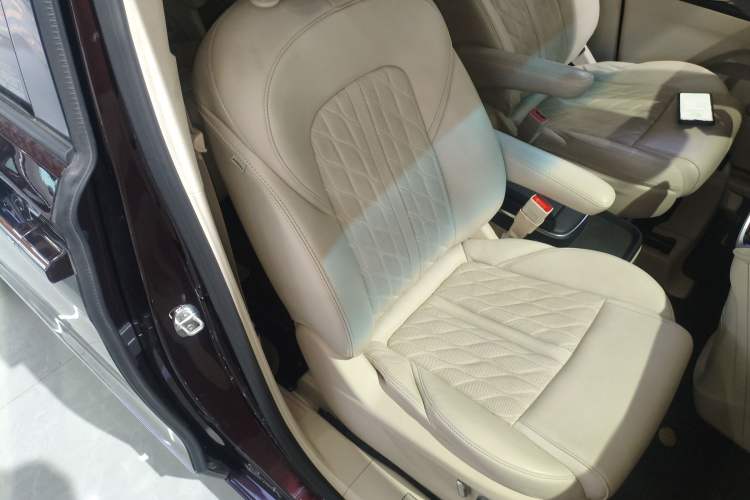 Used Buick GL8 2020 Avenir Avia Six-Seat Deluxe Edition
