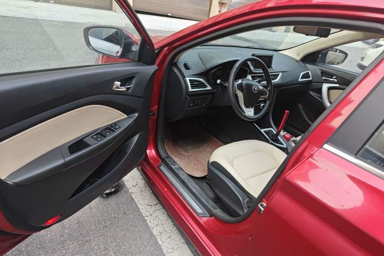 Used Changan Alsvin V7 2015 1.6L Manual Enjoyment Model China IV Standard
