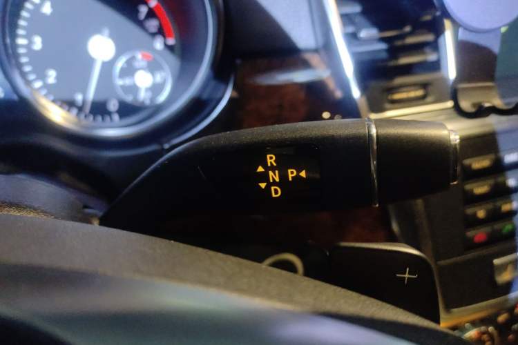 Used Mercedes-Benz M-Class 2014 ML 400 4MATIC Luxury Model
