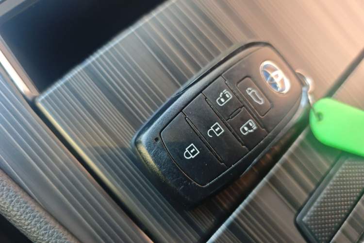 Used Toyota Granvia 2022 2.5L Hybrid Prestige Edition Vehicle Key