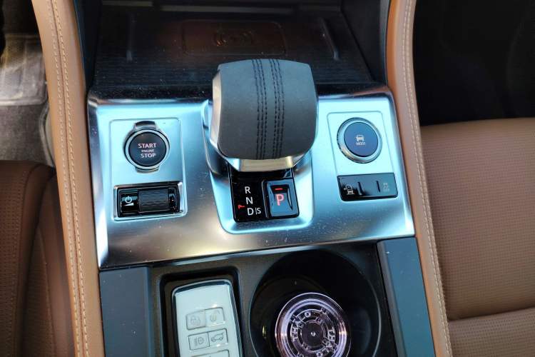 Used Jaguar F-PACE 2024 P250 R-Dynamic SE
