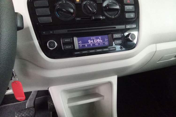 Used Volkswagen up! 2015 1.0L move up!