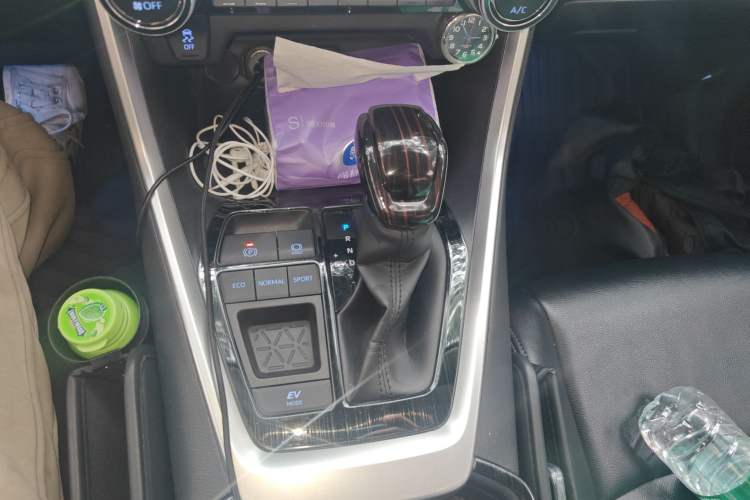 Used Toyota RAV4 2021 Revised Version Dual-Motor Hybrid 2.5L E-CVT Two-Wheel Drive Elite Edition
