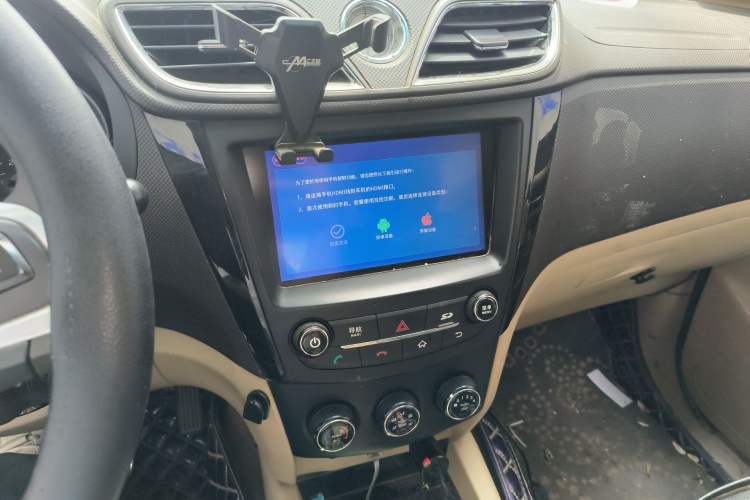 Used Wuling Hongguang 2016 1.5L S1 Deluxe Model China V-standard Audio And AC Panel