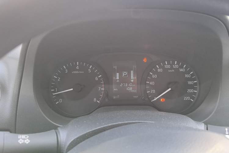 Used Nissan Navara 2017 2.5L Automatic 2WD Luxury Edition QR25
