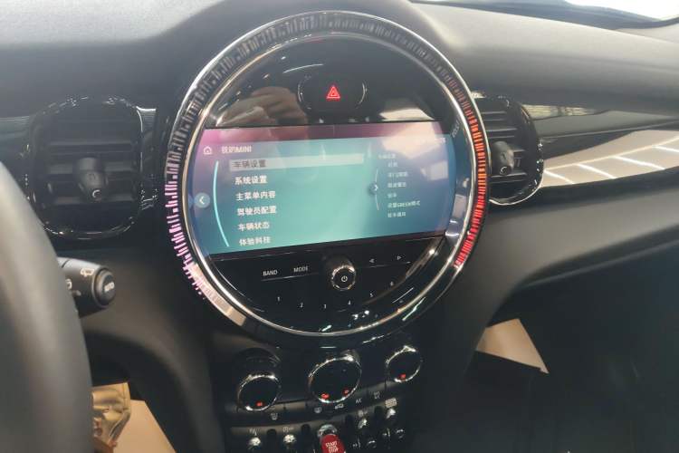 Used MINI MINI 2022 Updated 1.5T COOPER Classic Edition Five-Door Version
