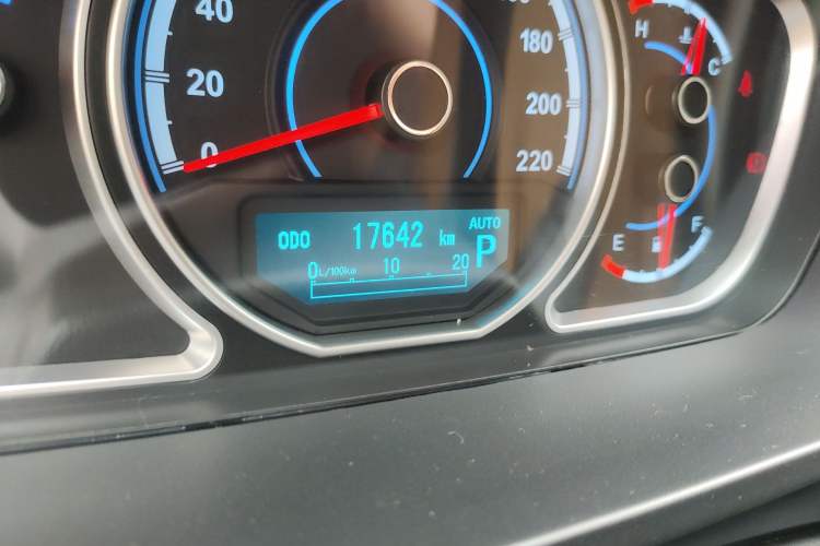 Used Haima S7 2015 2.0L Automatic Smart Enjoyment Version Odometer Close Up