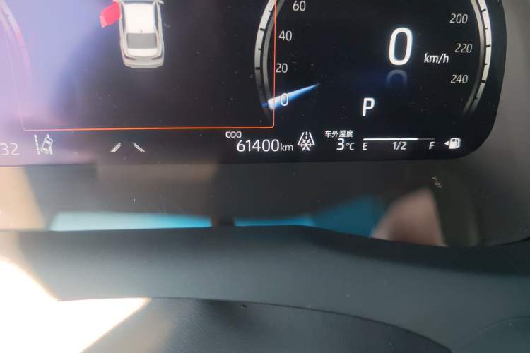 Used Toyota Camry 2021 2.5G Luxury Edition Odometer Close Up