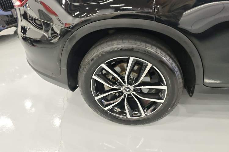 Used Mercedes-Benz GLC 2020 Facelift GLC 260 L 4MATIC Luxury Edition
