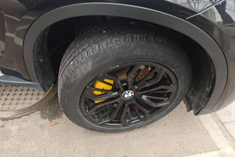 Used BMW X5 2015 xDrive28i
