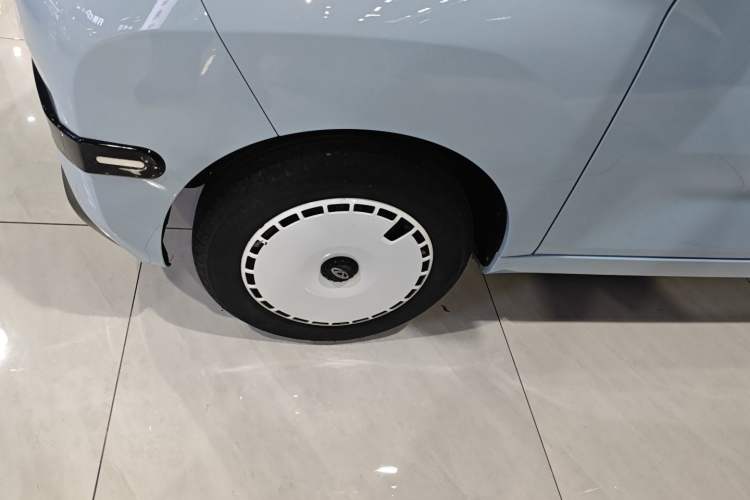 Used Chery QQ Ice Cream 2024 205km Sundae+ Left Front Wheel Hub