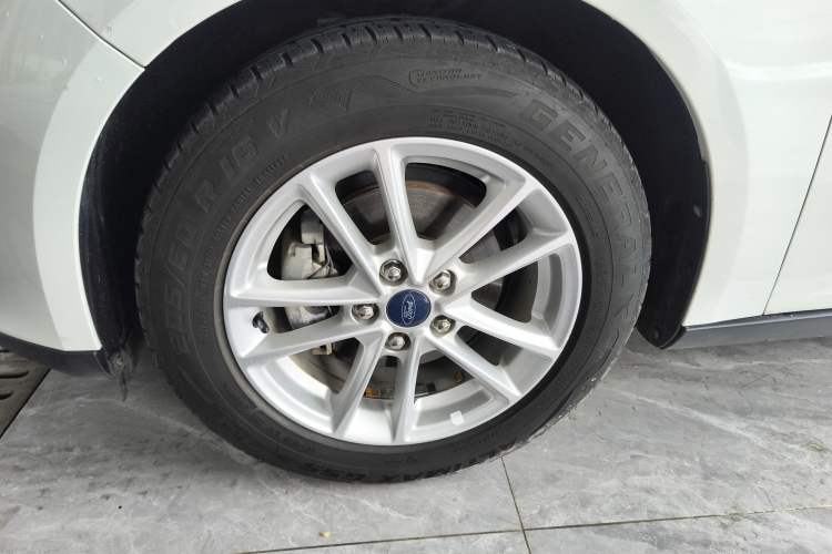 Used Ford Focus 2017 Sedan 1.6L Automatic Fashion Edition Smart Drive Version
