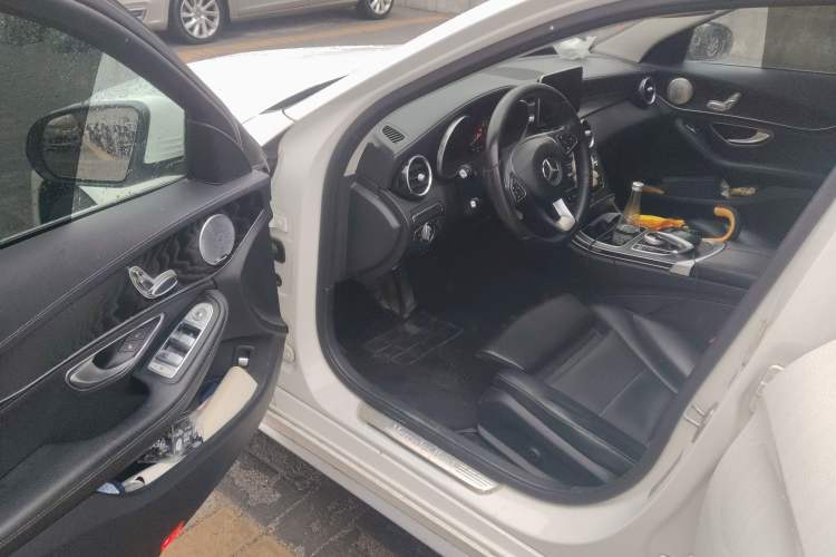 Used Mercedes-Benz C-Class 2015 Restyled C 180 L Sport Edition Driver Seat