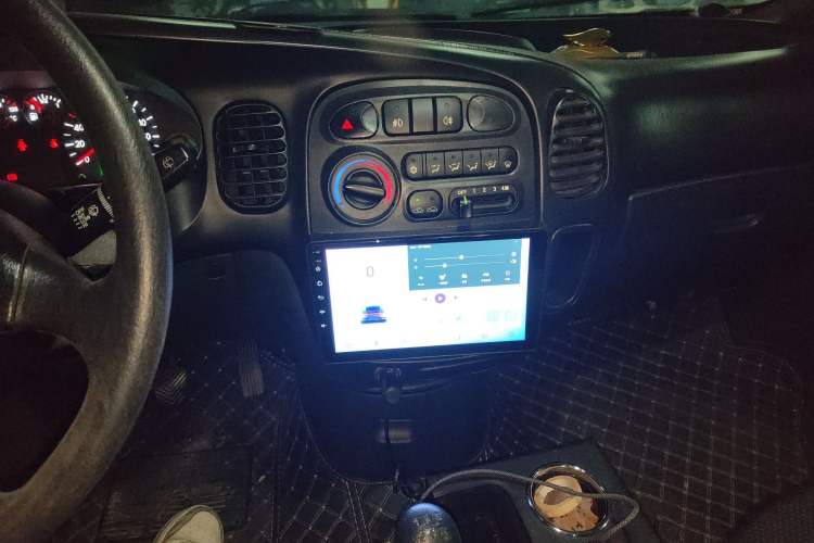 Used JAC Group Refine 2011 2.0L Shuttle Gasoline Standard Edition HFC4GA3