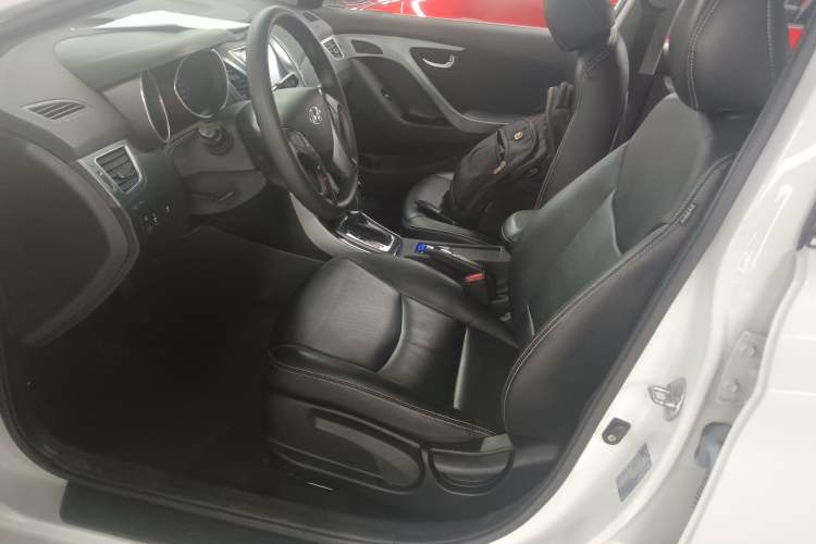 Used Hyundai Elantra (5th Generation / Langdong) 2016 1.6L Automatic Prestige Model
