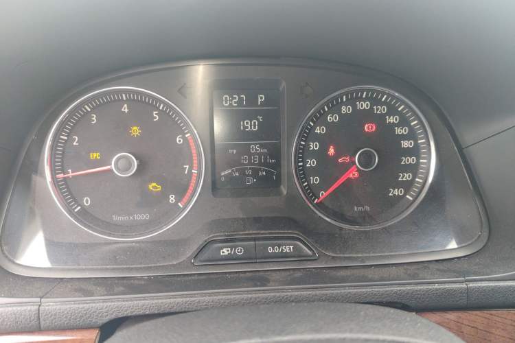 Used Volkswagen Lavida 2013 1.4TSI DSG Comfort Edition Odometer Close Up