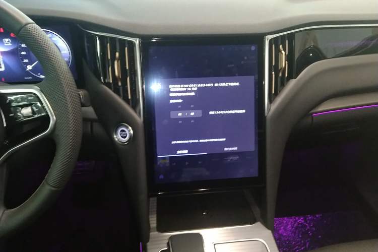 Used Hongqi HS7 PHEV 2024 2.0T PHEV Four-Wheel Drive Flagship Edition 7 Seats
