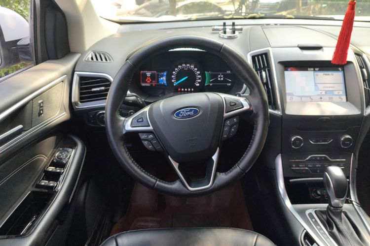 Used Ford Edge 2016 EcoBoost 245 Four-Wheel Drive Titanium Edition 7-Seater Steering Wheel