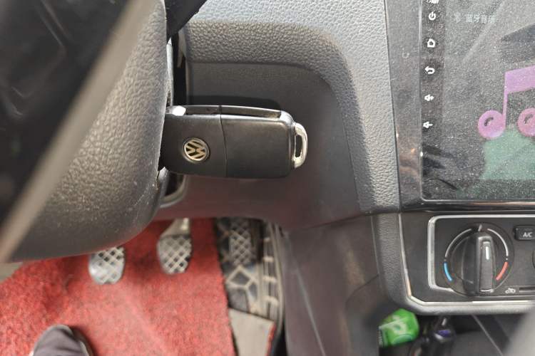 Used Volkswagen Santana 2016 1.6L Manual Comfort Edition Vehicle Key