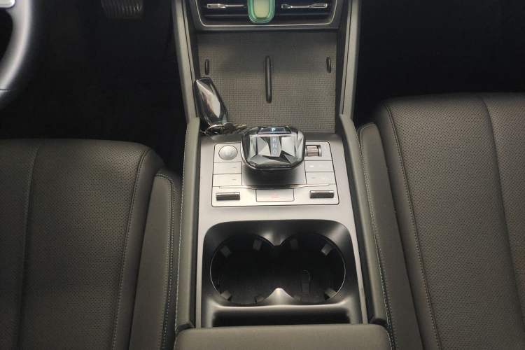 Used BYD Qin L 2024 DM-i 80KM Leading Model Gear Lever