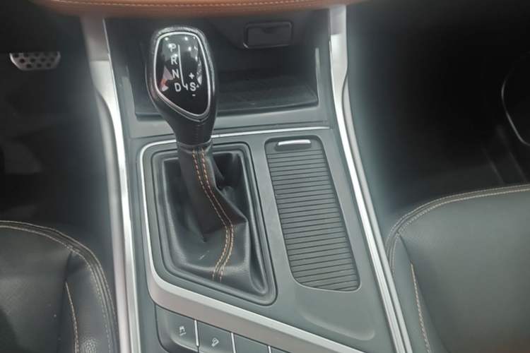 Used Geely Auto Vision X6 2018 1.4T CVT 4G Connected Luxury Version
