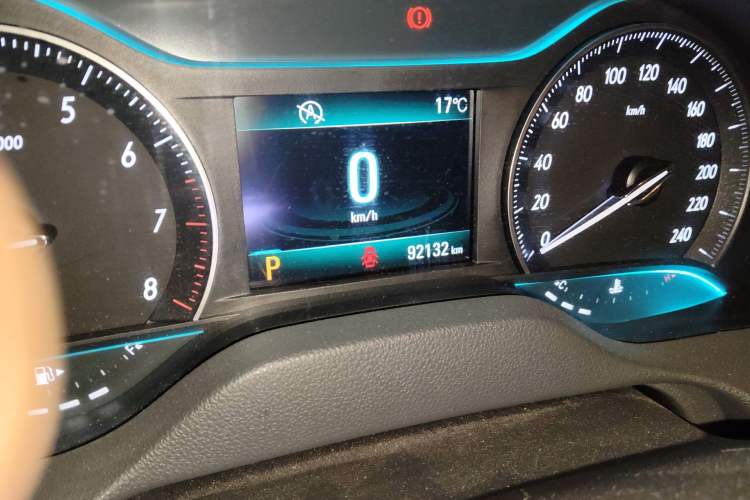 Used Buick GT 2016 15N Automatic Luxury Edition Odometer Close Up